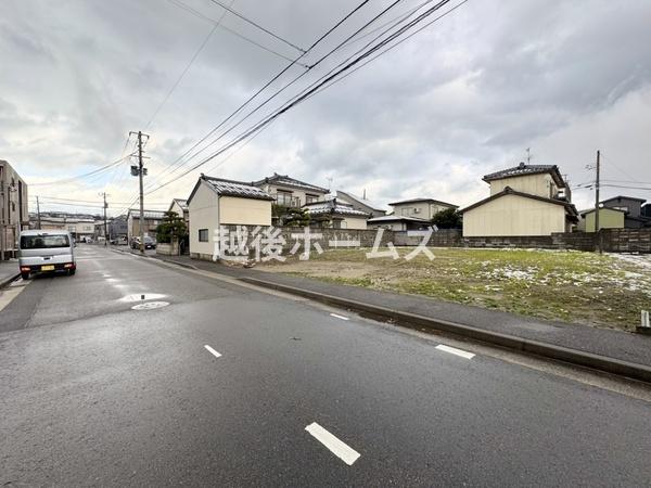 OʓH܂ތnʐ^ ̓ʕEdlݔ₨̑傫̔rAߗׁEӊ⒬݂ȂǁAł͂킩Ȃ񂪂񂠂܂B񌻒nɂĂmFB