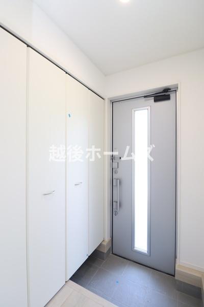 ���� �y���Ў{�H��z���ւɂ͑�e�ʂ̃V���[�Y�C���N���[�[�b�g���̗p�I