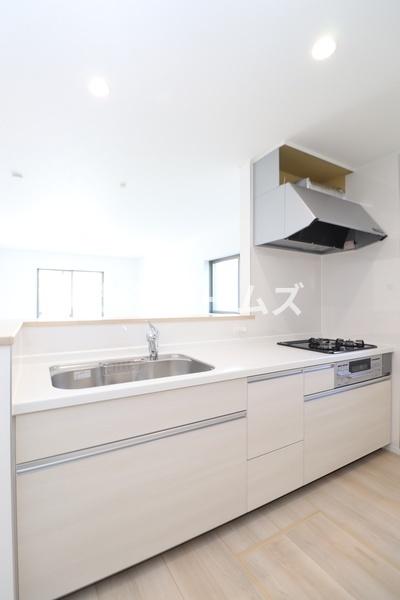 �L�b�`�� �y���Ў{�H��z�R���^�C�v�̃V�X�e���L�b�`���͎��[���L�x�I
�����̂��|�������₷���݌v�ɂȂ��Ă��܂�