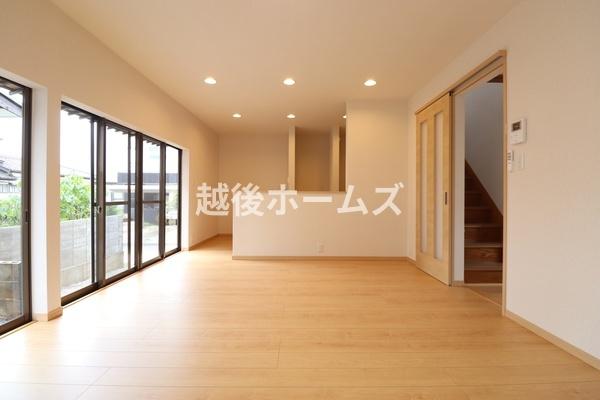 rO _CjOe[uzułƂ肠݌vɂȂĂ܂B