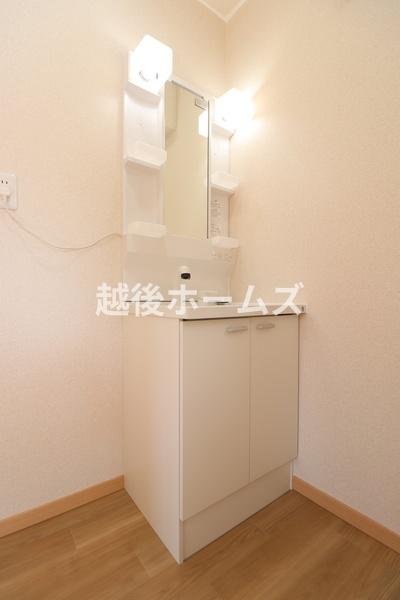 ʑEʏ Vv[hbT[͎[[I
̂xxyXł܂ˁB