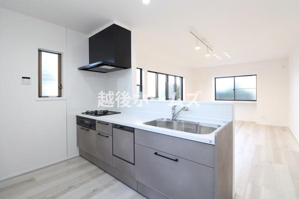 Lb` yЎ{HzrOŜnJE^[Lb`􏬂qlĂSłˁ