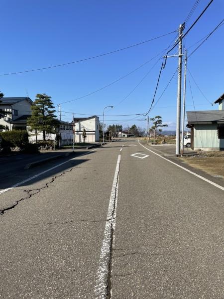 �O�ʓ��H�܂ތ��n�ʐ^ -