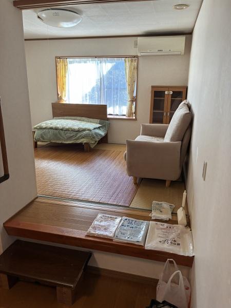 ���r���O -