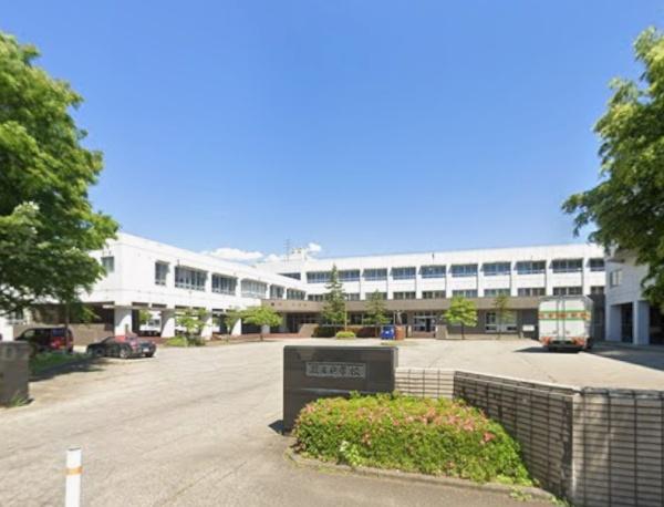 ���ӊ� �y���w�Z�z����s���������w�Z�F2682m