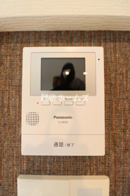 ���̑� �h�Ƒ΍�ɗD�ꂽTV���j�^�[�t���C���^�[�z���ŗ��q�҂̊m�F���ł��܂��B