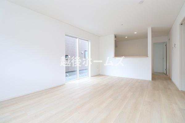 ���r���O �Q�S���Ԋ��C�V�X�e���������ɐ݂��A��ɋ�C���z�������K�ȋ�Ԃɕς��Ă���܂�