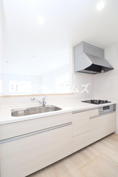 �L�b�`�� �R���^�C�v�̃V�X�e���L�b�`���͎��[���L�x�I
�����̂��|�������₷���݌v�ɂȂ��Ă��܂�