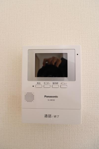 ���̑� �h�Ƒ΍�ɗD�ꂽTV���j�^�[�t���C���^�[�z���ŗ��q�҂̊m�F���ł��܂��B