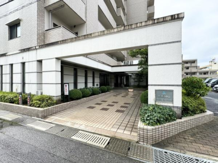 �G���g�����X -