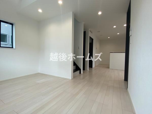 ���r���O -