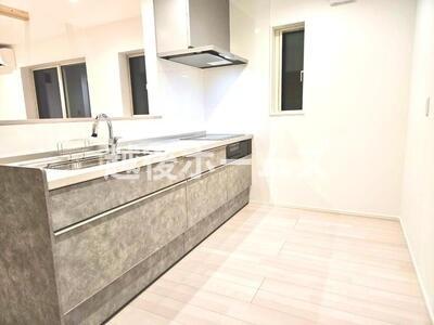 �L�b�`�� �R���^�C�v�̃V�X�e���L�b�`���͎��[���L�x�I
�����̂��|�������₷���݌v�ɂȂ��Ă��܂�