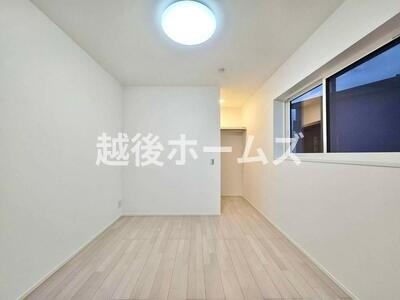 �m�� �S���ɃN���[�[�b�g�����A���[���L�x�Ŏg���₷���Ԏ��ɂȂ��Ă��܂�