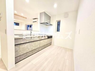 �L�b�`�� �R���^�C�v�̃V�X�e���L�b�`���͎��[���L�x�I
�����̂��|�������₷���݌v�ɂȂ��Ă��܂�