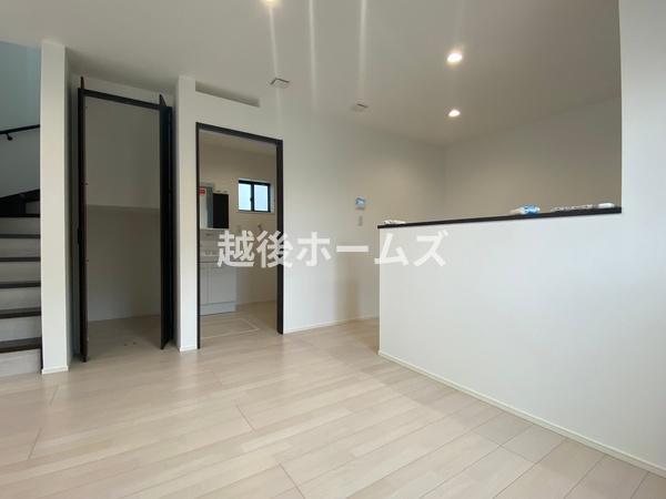 ���r���O �y���Ў{�H��z
�Q�S���Ԋ��C�V�X�e���������ɐ݂��A��ɋ�C���z�������K�ȋ�Ԃɕς��Ă���܂�