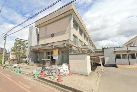 ���ӊ� �y���w�Z�z�����s���쒆�w�Z�F1053m