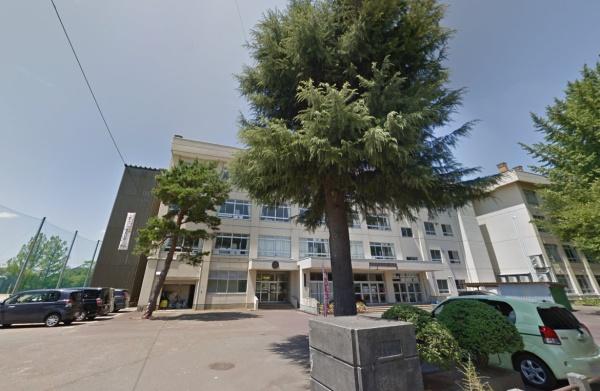 ���ӊ� �y���w�Z�z�����s����菬�w�Z�F603m