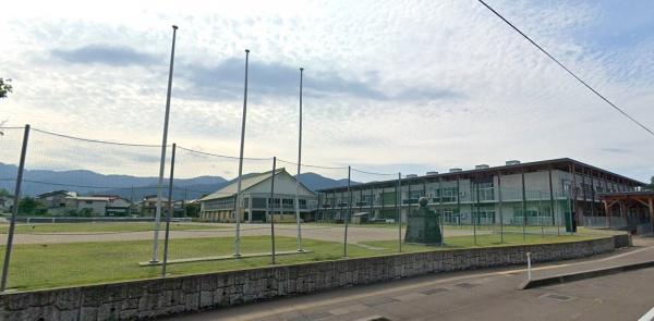 ���ӊ� �y���w�Z�z�����s���V�䏬�w�Z�F864m