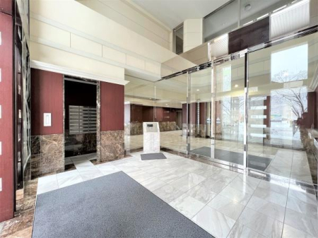 �G���g�����X -