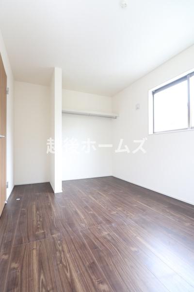 �m�� �y���Ў{�H��z�S���ɃN���[�[�b�g�����A���[���L�x�Ŏg���₷���Ԏ��ɂȂ��Ă��܂�