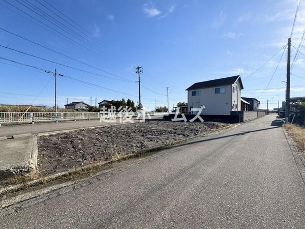 �O�ʓ��H�܂ތ��n�ʐ^ �����̓��������ʕ��E�d�l�ݔ��₨�����̑傫���̔�r�A�ߗׁE���ӊ��⒬���݂ȂǁA�����ł͂킩��Ȃ���񂪂������񂠂�܂��B���񌻒n�ɂĂ��m�F���������B