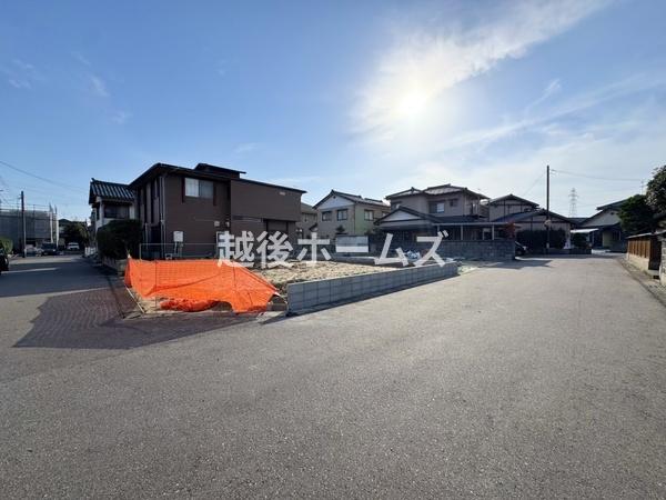 �O�ʓ��H�܂ތ��n�ʐ^ �����̓��������ʕ��E�d�l�ݔ��₨�����̑傫���̔�r�A�ߗׁE���ӊ��⒬���݂ȂǁA�����ł͂킩��Ȃ���񂪂������񂠂�܂��B���񌻒n�ɂĂ��m�F���������B