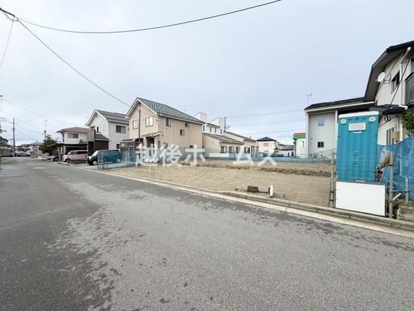 �O�ʓ��H�܂ތ��n�ʐ^ �����̓��������ʕ��E�d�l�ݔ��₨�����̑傫���̔�r�A�ߗׁE���ӊ��⒬���݂ȂǁA�����ł͂킩��Ȃ���񂪂������񂠂�܂��B���񌻒n�ɂĂ��m�F���������B