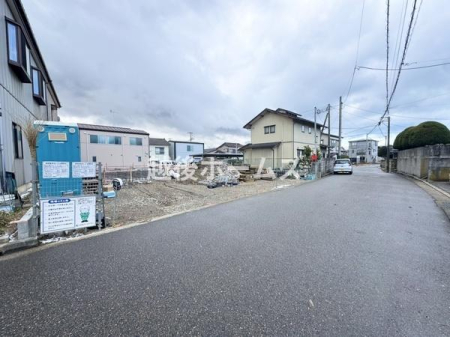 �O�ʓ��H�܂ތ��n�ʐ^ �����̓��������ʕ��E�d�l�ݔ��₨�����̑傫���̔�r�A�ߗׁE���ӊ��⒬���݂ȂǁA�����ł͂킩��Ȃ���񂪂������񂠂�܂��B���񌻒n�ɂĂ��m�F���������B