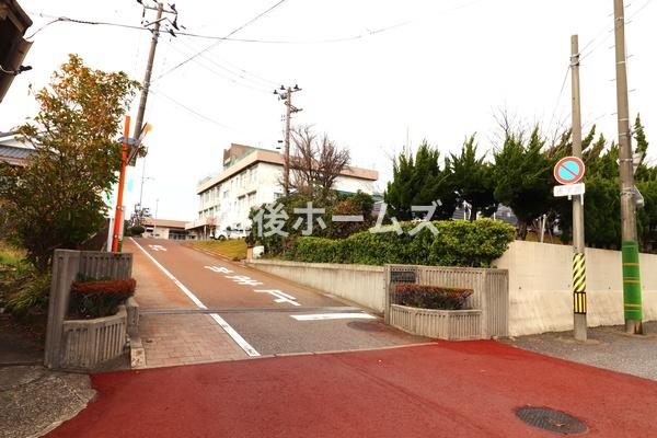 ���ӊ� �y���w�Z�z�V���s���R�̉����w�Z�F220m