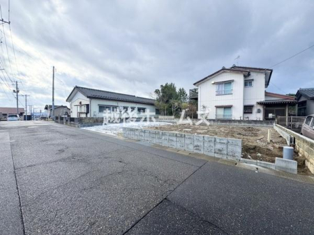 �O�ʓ��H�܂ތ��n�ʐ^ �����̓��������ʕ��E�d�l�ݔ��₨�����̑傫���̔�r�A�ߗׁE���ӊ��⒬���݂ȂǁA�����ł͂킩��Ȃ���񂪂������񂠂�܂��B���񌻒n�ɂĂ��m�F���������B