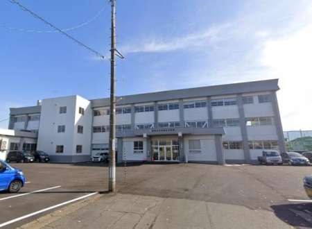 ���ӊ� �y���w�Z�z�����s���l�Y�ۏ��w�Z�F1296m