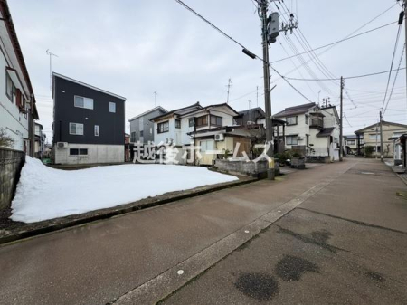 �O�ʓ��H�܂ތ��n�ʐ^ �����̓��������ʕ��E�d�l�ݔ��₨�����̑傫���̔�r�A�ߗׁE���ӊ��⒬���݂ȂǁA�����ł͂킩��Ȃ���񂪂������񂠂�܂��B���񌻒n�ɂĂ��m�F���������B