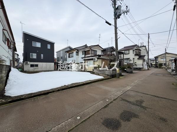 �O�ʓ��H�܂ތ��n�ʐ^ �����̓��������ʕ��E�d�l�ݔ��₨�����̑傫���̔�r�A�ߗׁE���ӊ��⒬���݂ȂǁA�����ł͂킩��Ȃ���񂪂������񂠂�܂��B���񌻒n�ɂĂ��m�F���������B