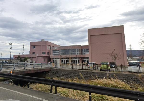 ���ӊ� �y���w�Z�z�����s���x�]�T���w�Z�F673m