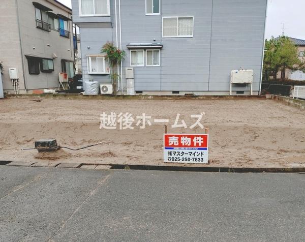 �O�ʓ��H�܂ތ��n�ʐ^ -