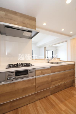 �L�b�`�� �y���Ў{�H��z�L�b�`���͎g���₷���V�X�e���L�b�`���ł��B
�򐅊��̌^�̐������W���������Ă��܂��B