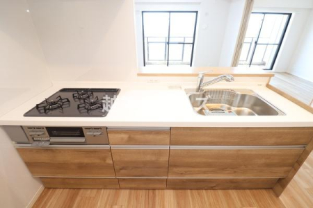 �L�b�`�� �y���Ў{�H��z�R���^�C�v�̃V�X�e���L�b�`���͎��[���L�x�I
�����̂��|�������₷���݌v�ɂȂ��Ă��܂�