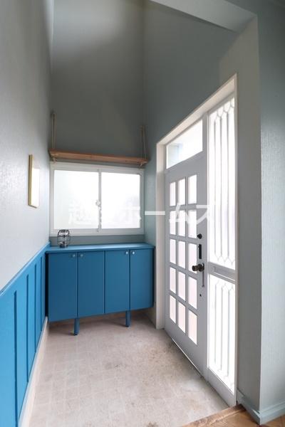 ���� �u���[�~�����A�N�Z���g�̃}�����e�C�X�g�̌��ւ͖��邭�J�����̂��鐁�����B