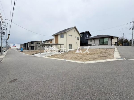 �O�ʓ��H�܂ތ��n�ʐ^ �ߗׁE���ӊ��⒬���݂ȂǁA�����ł͂킩��Ȃ���񂪂������񂠂�܂��B���񌻒n�ɂĂ��m�F���������B
