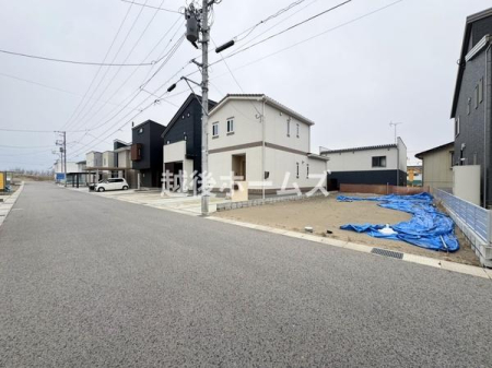 �O�ʓ��H�܂ތ��n�ʐ^ �ߗׁE���ӊ��⒬���݂ȂǁA�����ł͂킩��Ȃ���񂪂������񂠂�܂��B���񌻒n�ɂĂ��m�F���������B
