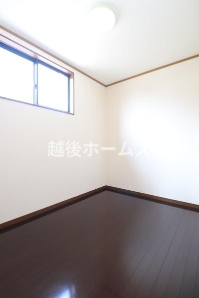 �m�� ���[�N�X�y�[�X����[���A���l�Ȏg�p���\�ȂQ�K�m��