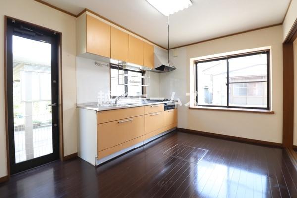 �L�b�`�� �R���^�C�v�̃V�X�e���L�b�`���͎��[���L�x�I
�����̂��|�������₷���݌v�ɂȂ��Ă��܂�