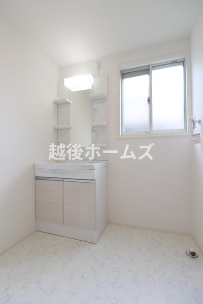 ���ʑ�E���ʏ� �y���Ў{�H��z�V�����v�[�h���b�T�[�͎��[�[���I
���̂��x�x���y�X�ł��܂��ˁB