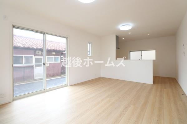 ���r���O �y���Ў{�H��z�Ƒ��c���̎��Ԃ��߂�����L�X�������r���O�_�C�j���O