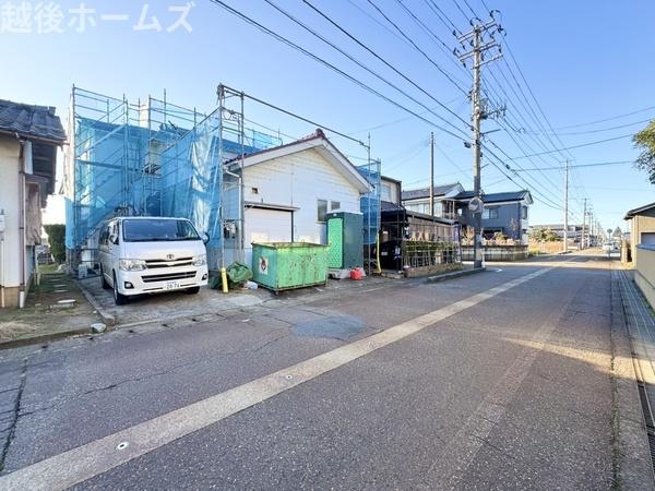 �O�ʓ��H�܂ތ��n�ʐ^ �����̓��������ʕ��E�d�l�ݔ��₨�����̑傫���̔�r�A�ߗׁE���ӊ��⒬���݂ȂǁA�����ł͂킩��Ȃ���񂪂������񂠂�܂��B���񌻒n�ɂĂ��m�F���������B