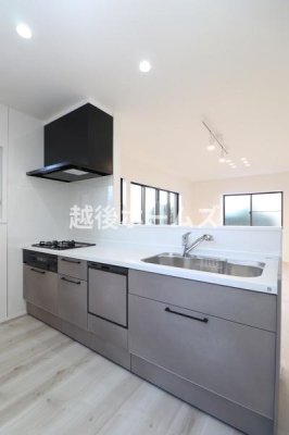 �L�b�`�� �y���Ў{�H��z�R���^�C�v�̃V�X�e���L�b�`���͎��[���L�x�I
�����̂��|�������₷���݌v�ɂȂ��Ă��܂�