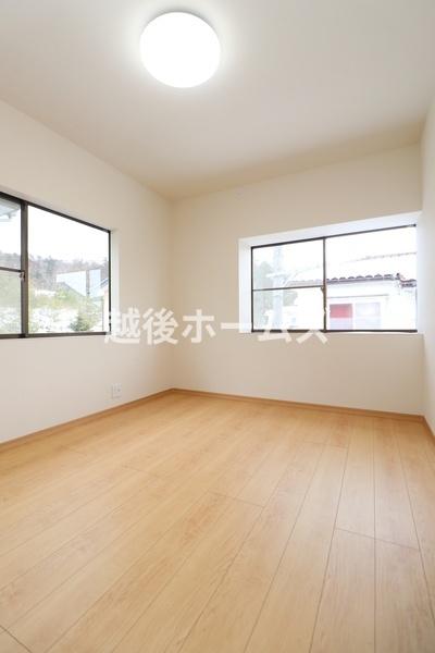 �m�� �e�m���͂Q�ʍ̌��݌v�A��������⊷�C�ɂ��z��������ԂɂȂ��Ă��܂��B