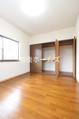 �m�� �S���ɃN���[�[�b�g�����A���[���L�x�Ŏg���₷���Ԏ��ɂȂ��Ă��܂�