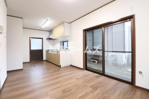 ���r���O �y���Ў{�H��z�Ƒ��c���̎��Ԃ��߂�����L�X�������r���O�_�C�j���O