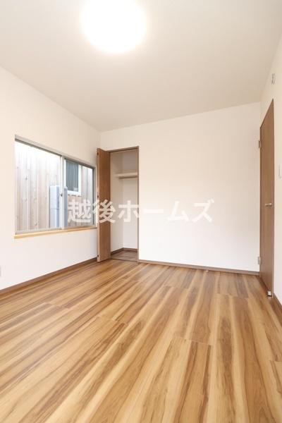 �m�� �V���v���ȗm���Ȃ̂ŉƋ�Ȃǂ̃C���e���A�Ƃ��}�b�`���Ă�����ꊴ���o���₷���A�g�̉��̐��������₷���ł��ˁ�